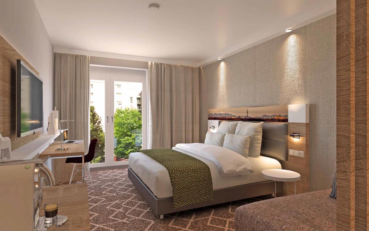 - East 4* München