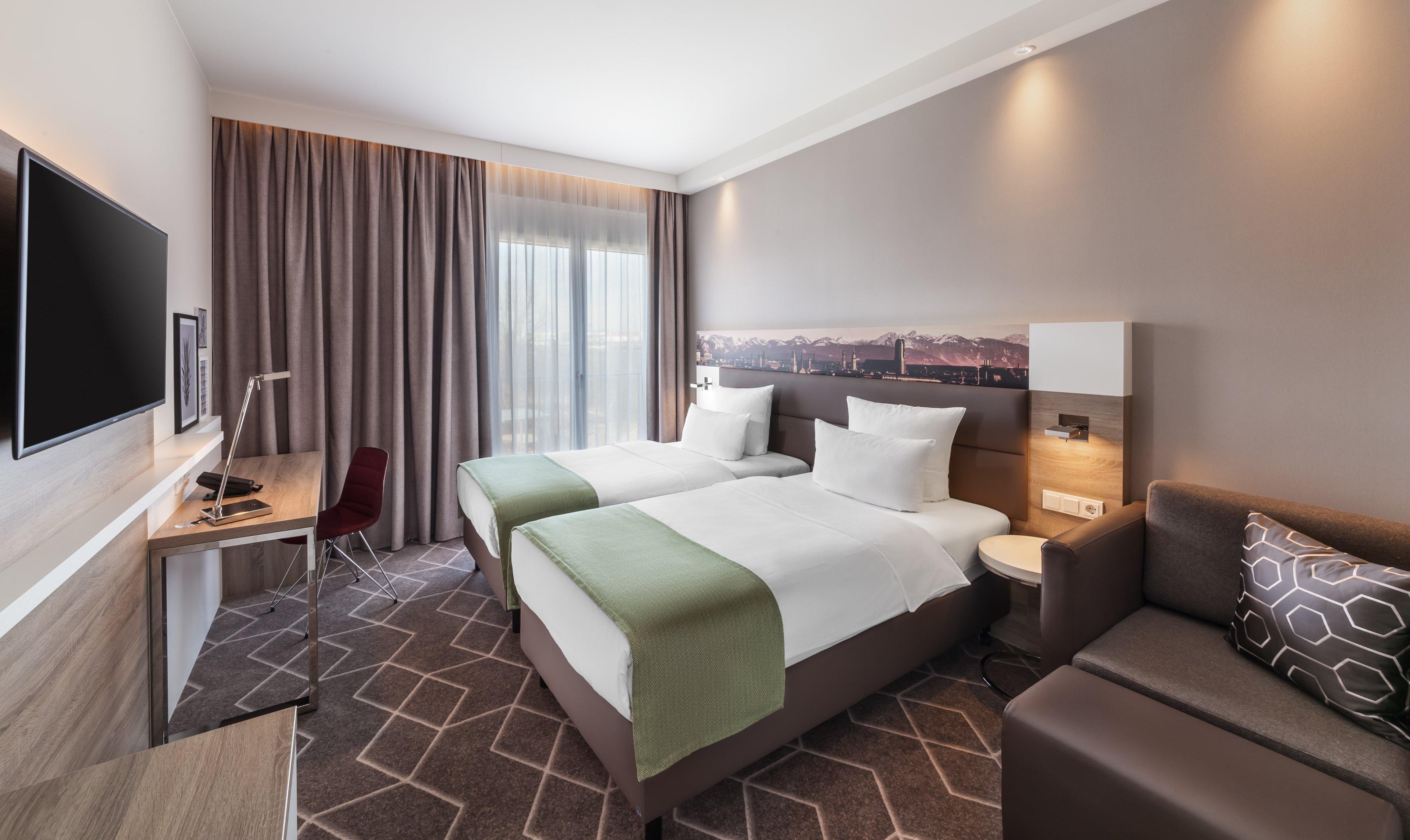 Hotel - East 4*