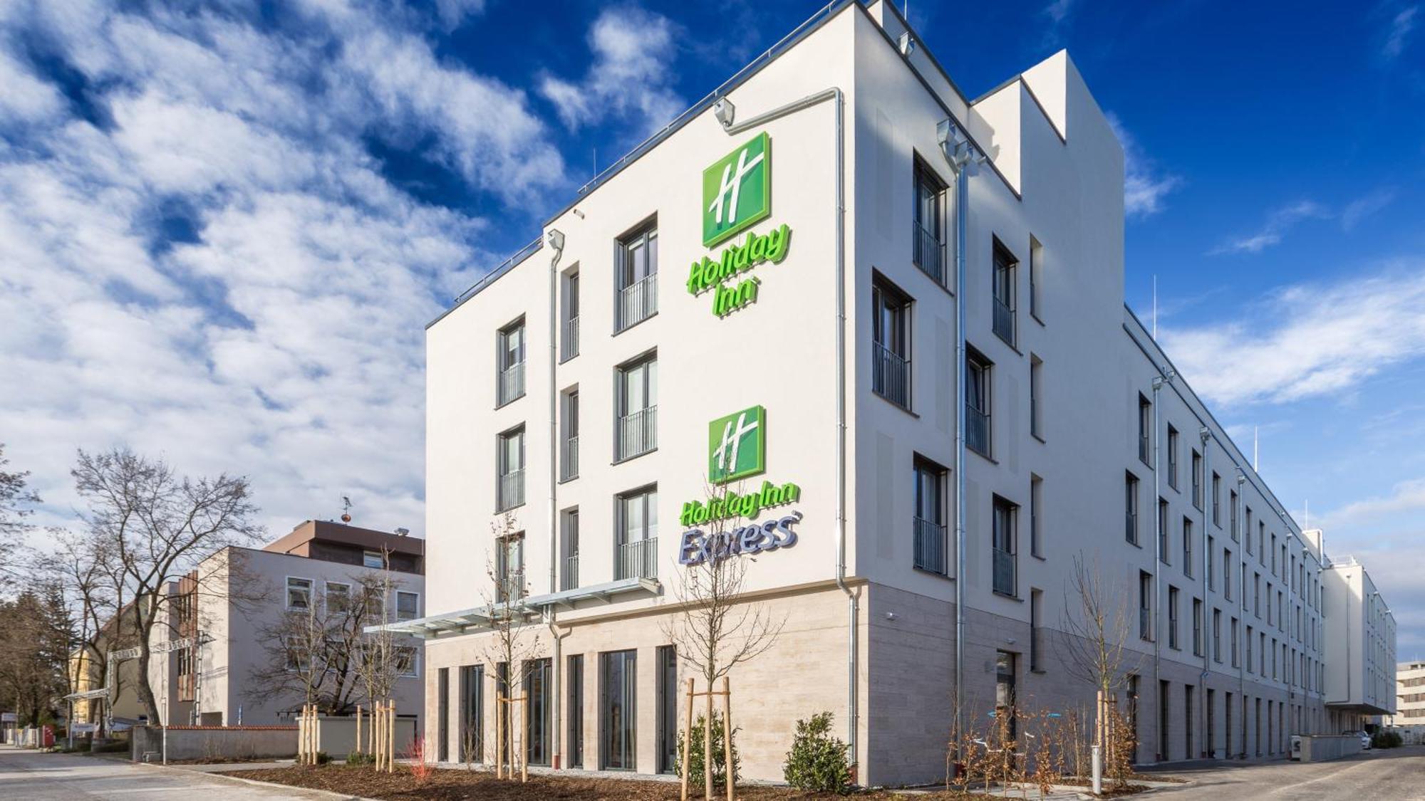 Hotel - East