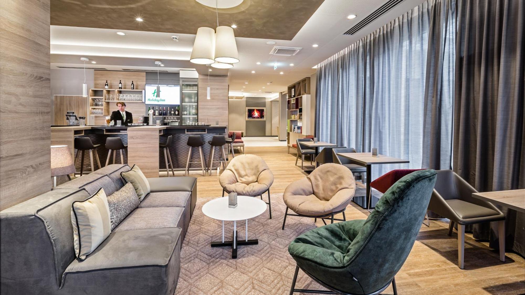 Hotel - East 4*