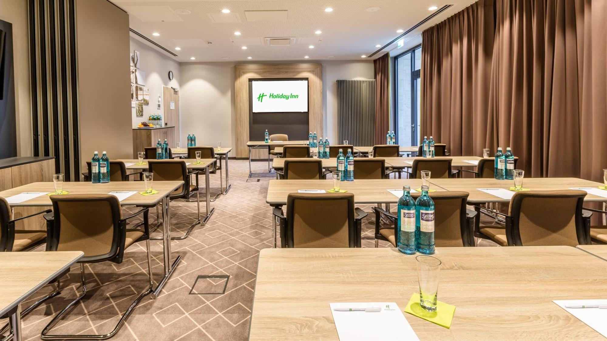 - East, An Ihg Отель