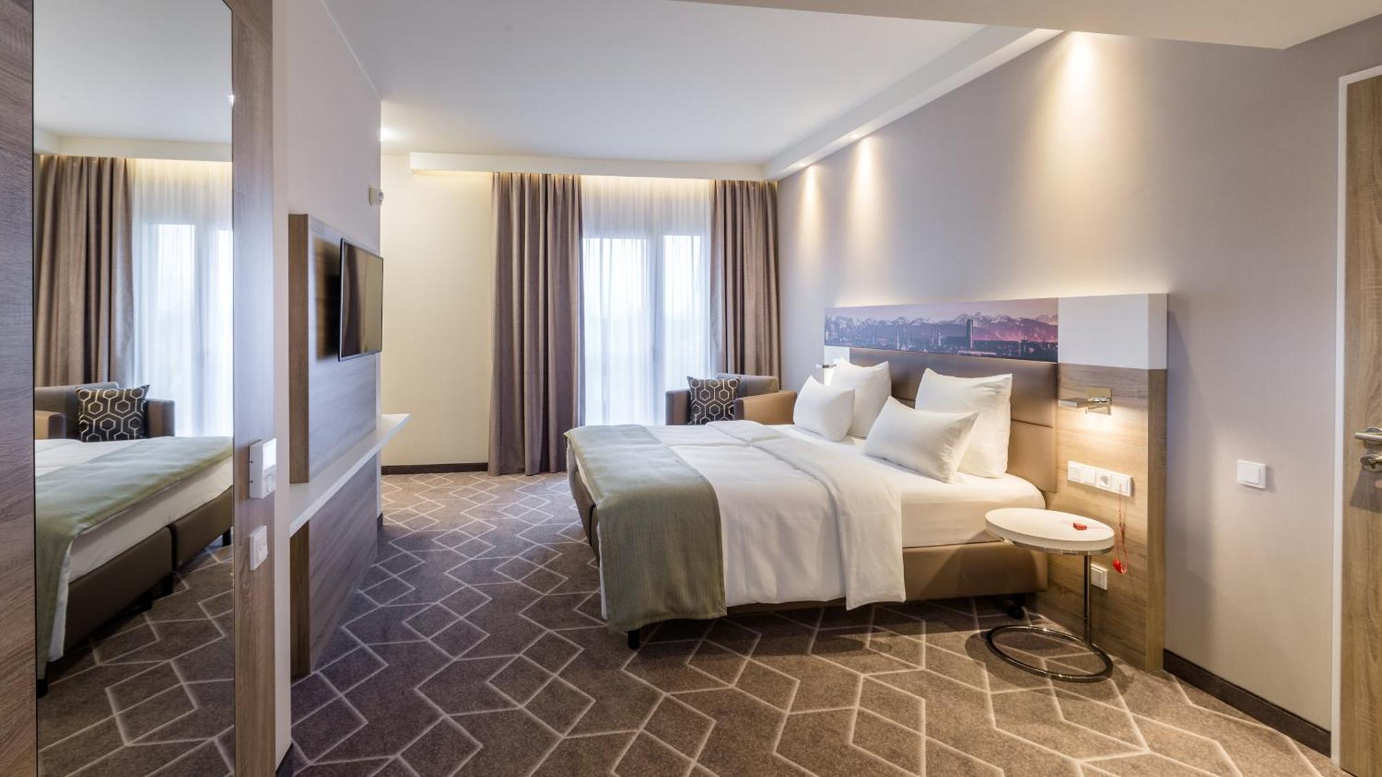 - East, An Ihg 4* Мюнхен